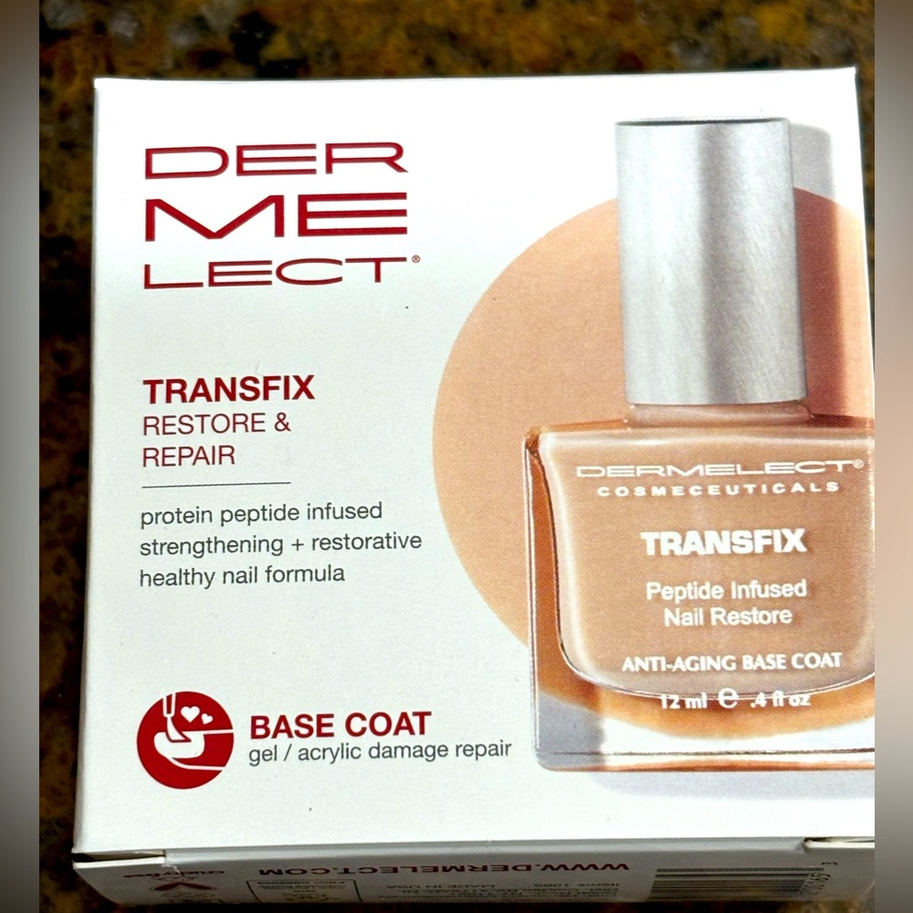 Strengthening Nail Base Coat for weak, thin, or peeling nails. NWT